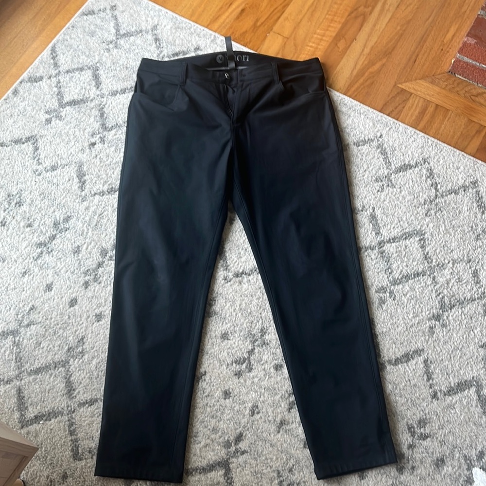 VUORI pants size 34 black NWOT